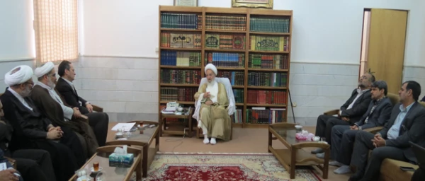 حضرت آیت الله مکارم شیرازی:

کار مسؤولان دانشگاه فرهنگیان، به منزله ی عبادت است 5