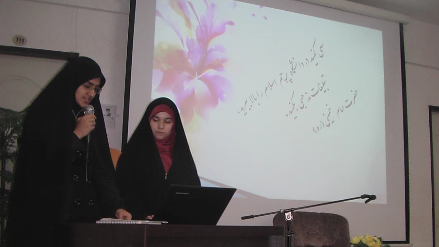 گزارش مراسم روز ۱۶ آذر

برگزاری مراسم 16 آذر روز دانشجو و سالروز واقعه ضد استکباری در پردیس حضرت معصومه (س) قم
1. مراسم گرامیداشت 16 آذر و روز دانشجو روز یکشنبه 16/9/93 با حضور مسئولین، اساتید و کلیه دانشجویان  3