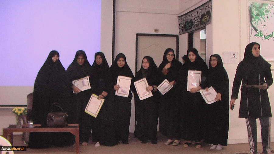 گزارش مراسم روز ۱۶ آذر

برگزاری مراسم 16 آذر روز دانشجو و سالروز واقعه ضد استکباری در پردیس حضرت معصومه (س) قم
1. مراسم گرامیداشت 16 آذر و روز دانشجو روز یکشنبه 16/9/93 با حضور مسئولین، اساتید و کلیه دانشجویان  4