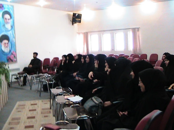 اولین  جلسه مسئولین نهاد رهبری با اعضای مرکزی کانون ها 2