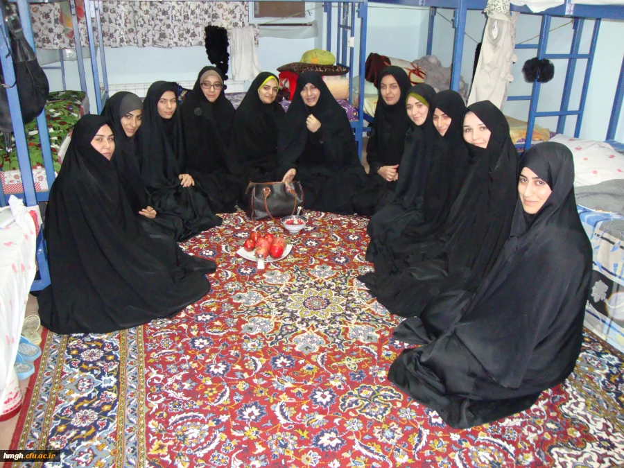 حضور صمیمی سرپرست پردیس حضرت معصومه سلام الله علیها با دانشجو معلمان در خوابگاه 2