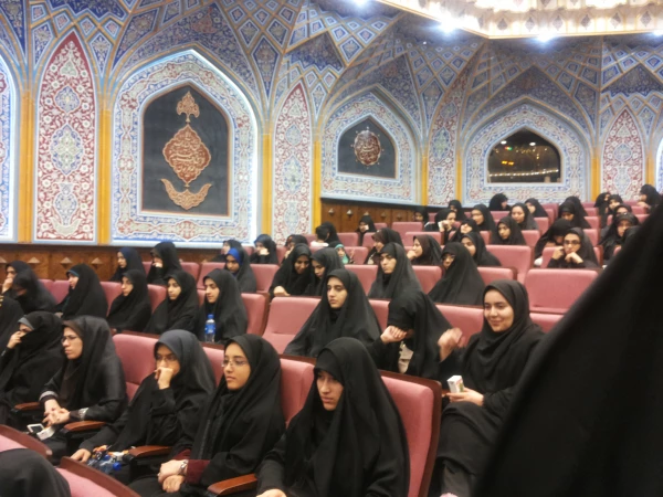 شرکت  دانشجویان پردیس حضرت مصومه (سلام الله علیها ) در برنامه افتتاحیه مسابقات ملی قرآن و عترت  2