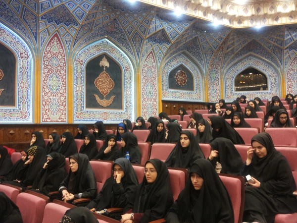 شرکت  دانشجویان پردیس حضرت مصومه (سلام الله علیها ) در برنامه افتتاحیه مسابقات ملی قرآن و عترت  2