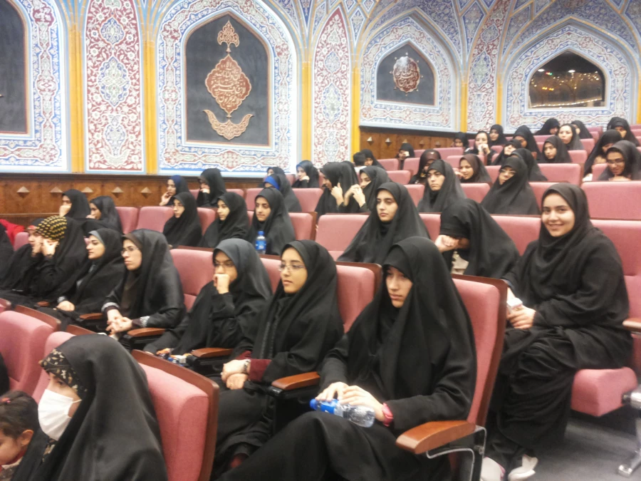 شرکت  دانشجویان پردیس حضرت مصومه (سلام الله علیها ) در برنامه افتتاحیه مسابقات ملی قرآن و عترت  2