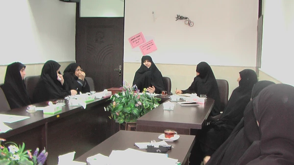 نشست صمیمی سرکار خانم دکتر شریفی سرپرست محترم پردیس با کارکنان 2