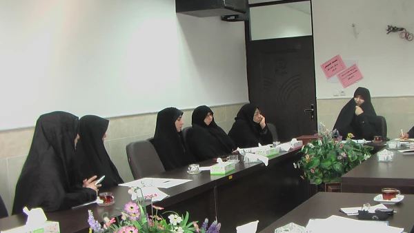 نشست صمیمی سرکار خانم دکتر شریفی سرپرست محترم پردیس با کارکنان 3