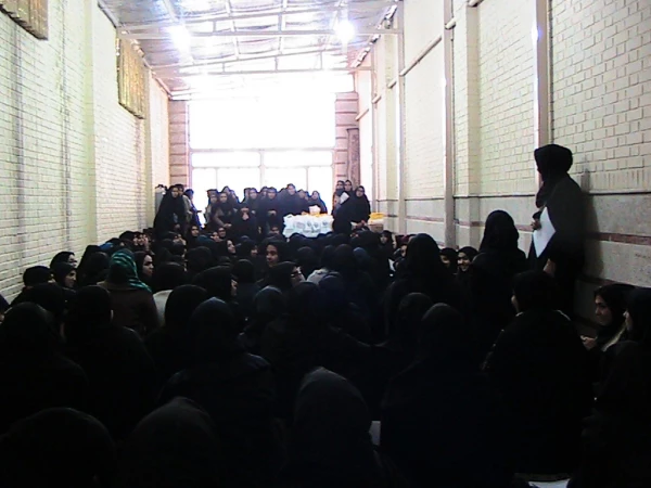 حضور سرپرست پردیس حضرت معصومه سلام الله علیها در بین دانشجویان قمی به مناسبت روز دانشجو 3