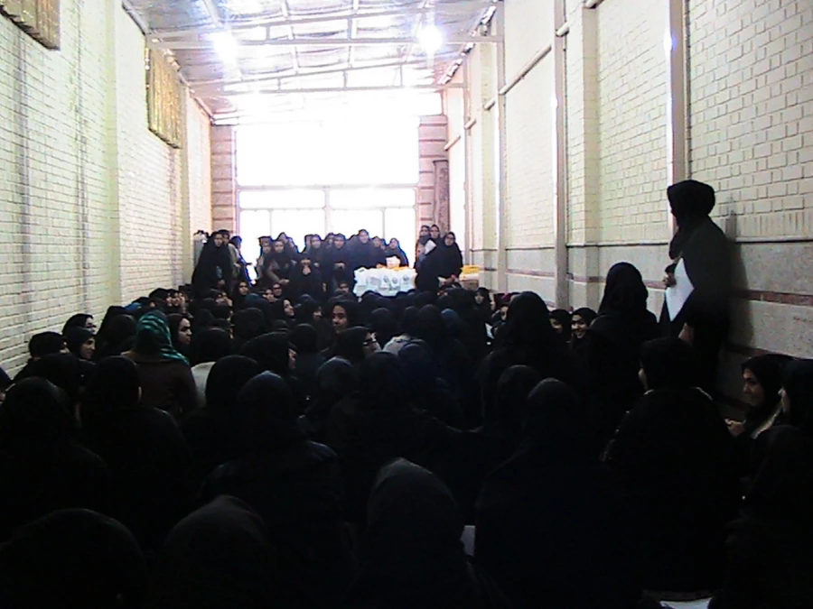 حضور سرپرست پردیس حضرت معصومه سلام الله علیها در بین دانشجویان قمی به مناسبت روز دانشجو 3