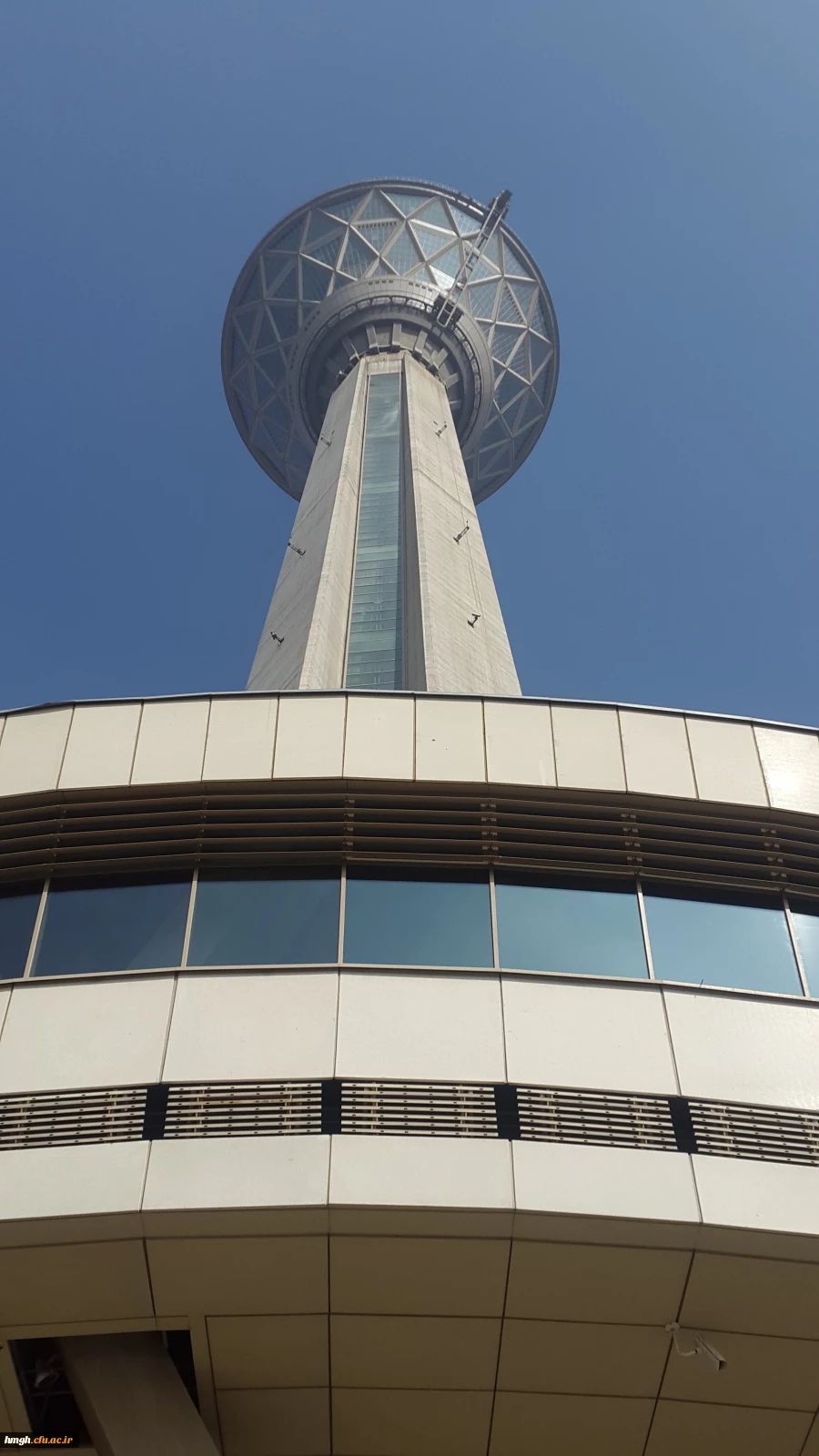 گزارش شرکت دانشجویان پردیس حضرت معصومه (س) در اختتامیه سومین جشنواره بین المللی شعر اشراق 
 2