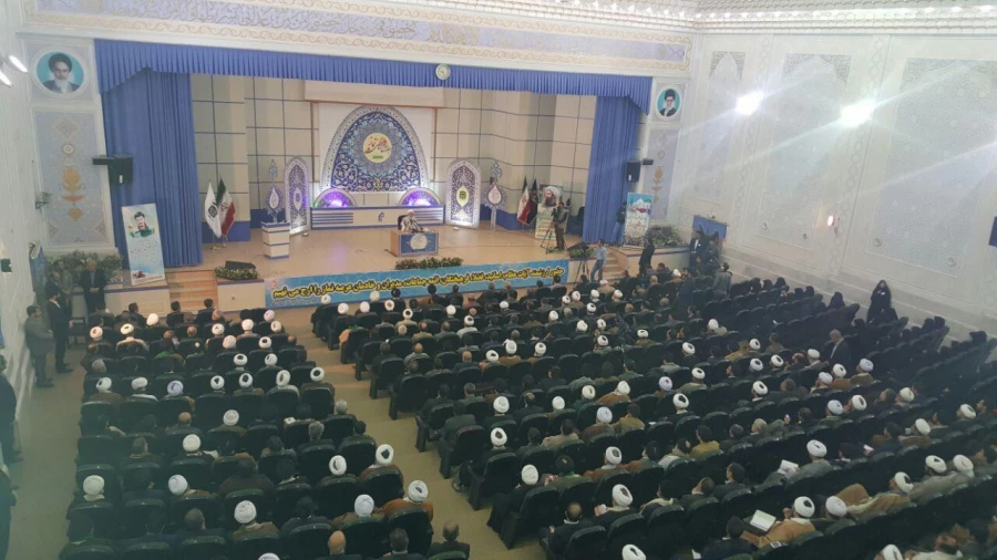 شرکت دانشجویان در اولین اجلاس استانی نماز 6