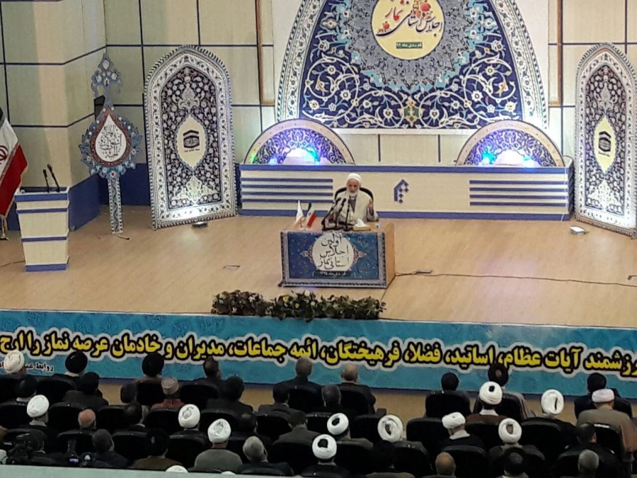 شرکت دانشجویان در اولین اجلاس استانی نماز 7