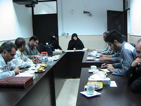 جلسه مسئولین پردیس حضرت معصومه (س) با همکاران مورخ 6/12/94 2