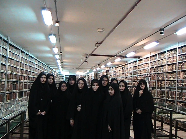 بازدید از کتابخانه آیت الله مرعشی نجفی توسط دانشجو معلمان 2