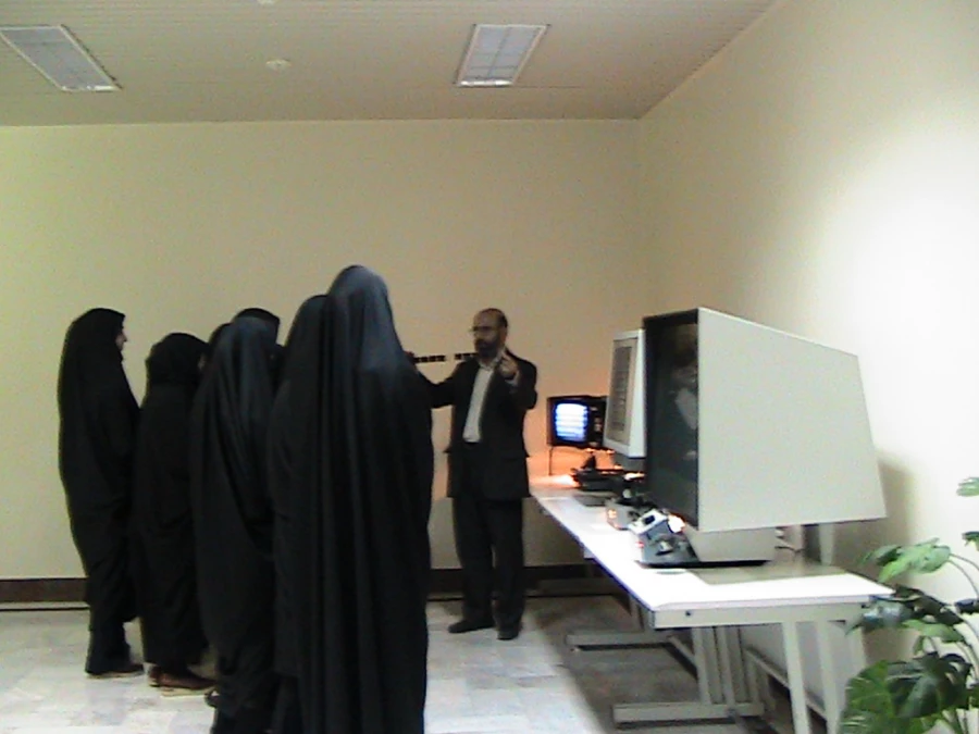 بازدید از کتابخانه آیت الله مرعشی نجفی توسط دانشجو معلمان 7