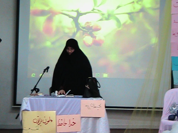 برگزاری جشن فارغ التحصیلی ورودی های 91در سالن خوابگاه دانشجویی 5