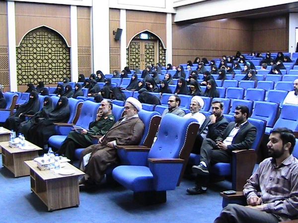 برگزاری همایش جمعیت (چالشها ، تهدیدها) در سالن همایشهای مرکز  مدیریت حوزه های علمیه  خواهران 2