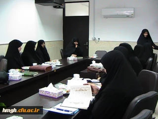 جلسه هفتگی قرآن کریم با محوریت تحقیق و پژوهش در آیات نورانی کلام الله مجید با حضور اساتید و  پرسنل دانشگاه فرهنگیان(پردیس حضرت معصومه سلام الله علیها)