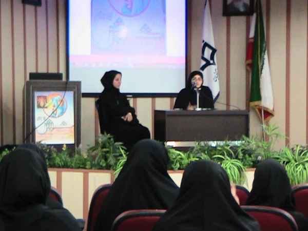 برگزاری نشستی با موضوع بهداشت مو ( پدیکولوس) در سالن اجتماعات  پردیس حضرت معصومه (س)  2