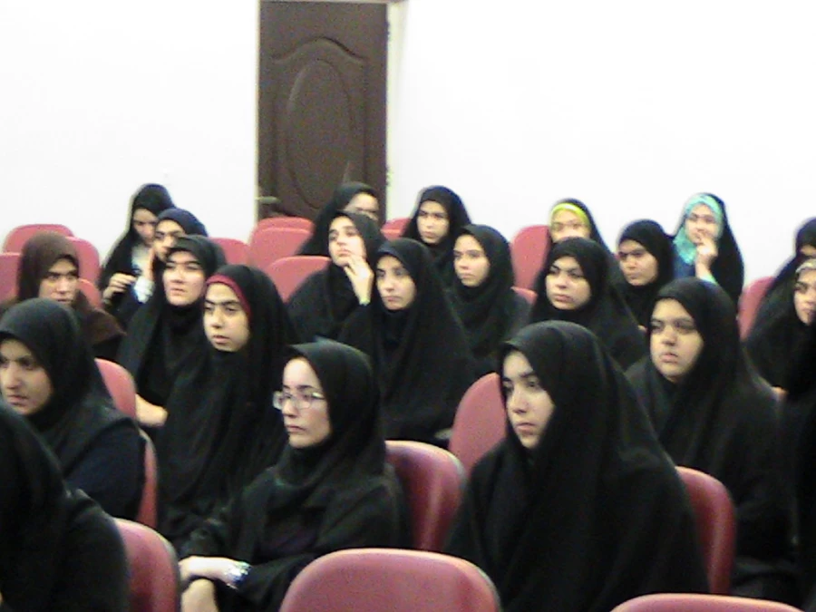 برگزاری نشستی با موضوع بهداشت مو ( پدیکولوس) در سالن اجتماعات  پردیس حضرت معصومه (س)  2