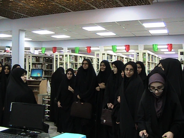 بازدید دانشجو معلمان از کتابخانه عمومی آیت الله خامنه ای (مدظله ) در روز 24 آبان1395  2