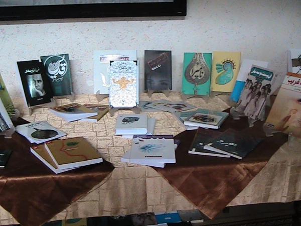 برگزاری نمایشگاه و فروشگاه کتاب در سرای دانشجویی   3