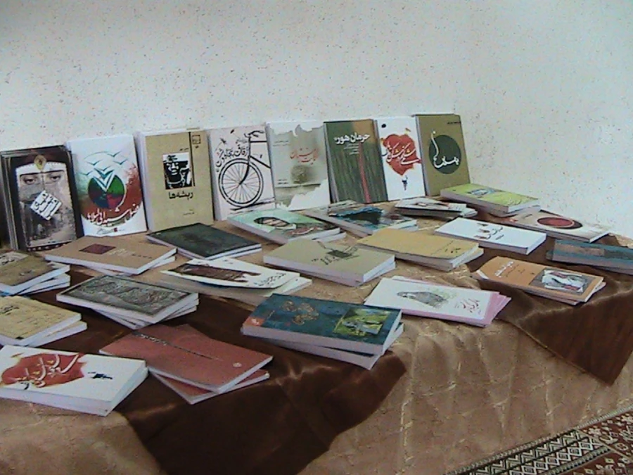 برگزاری نمایشگاه و فروشگاه کتاب در سرای دانشجویی   4