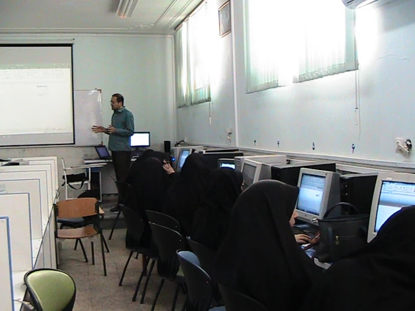 برگزاری  دومین دوره بالندگی حرفه ای ویژه  کارکنان اداری پردیسهای استان قم  2