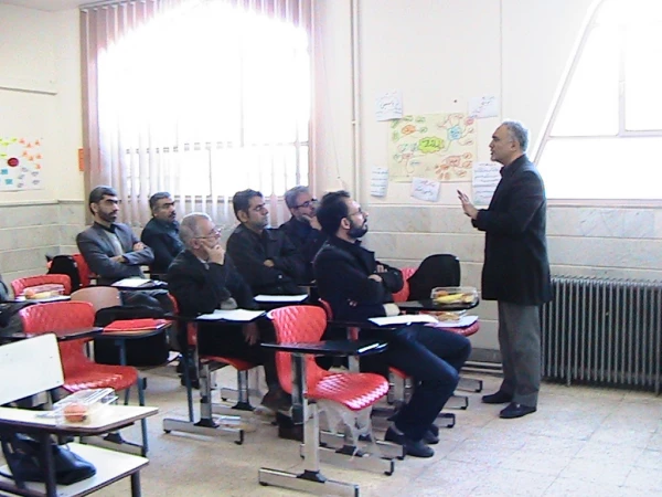 برگزاری سومین کلاس  دوره بالندگی حرفه ای با عنوان کار تیمی و حل مساله  ویژه  کارکنان اداری دانشگاه فرهنگیان پردیس های استان قم 2