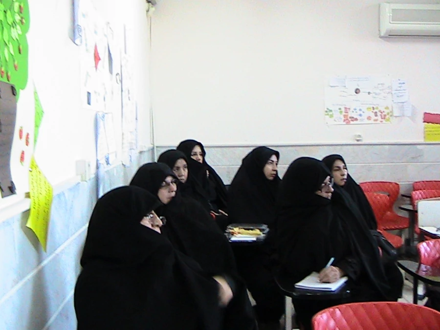 برگزاری سومین کلاس  دوره بالندگی حرفه ای با عنوان کار تیمی و حل مساله  ویژه  کارکنان اداری دانشگاه فرهنگیان پردیس های استان قم 3