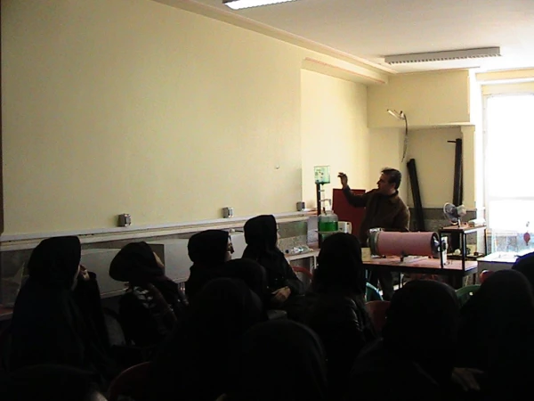 بازدید علمی دانشجو معلمان  از خانه علوم و فنون  استان قم  5