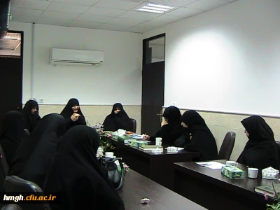 جلسه  صمیمی سرپرست محترم پردیس حضرت معصومه (سلام الله علیها) با همکاران