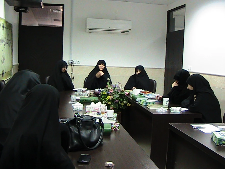 نشست صمیمی سرپرست محترم پردیس حضرت معصومه (سلام الله علیها) با همکاران 2