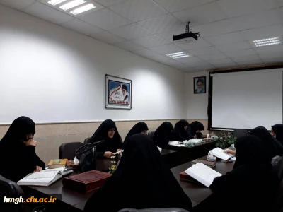 برگزاری جلسه قرائت و تفسیر جزء 19 قران کریم