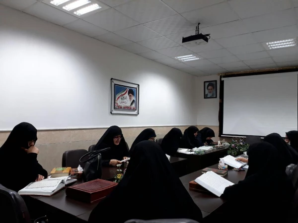 برگزاری جلسه قرائت و تفسیر جزء 19 قران کریم 2