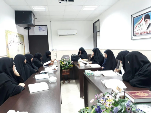 برگزاری جلسه قرائت و تفسیر جزء 19 قران کریم 3