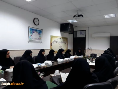 برگزاری جلسه قرائت وتفسیر جز 25 قران کریم