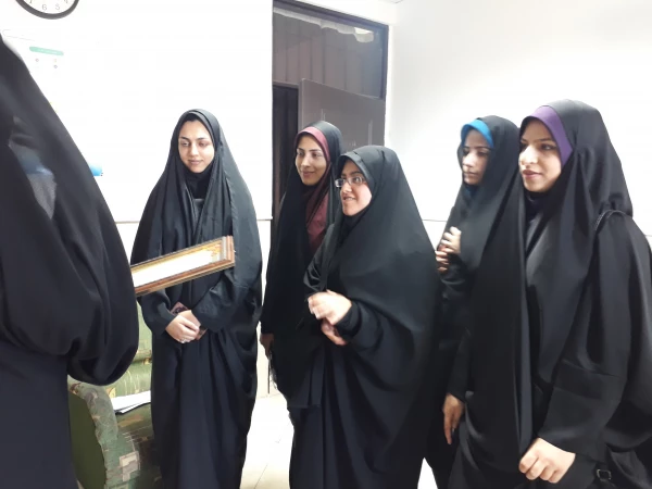 تقدیر دانشجویان از سرپرست پردیس حضرت معصومه (س) 2