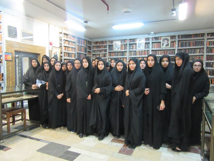 برگزاری برنامه های ویژه  هفته کتاب وکتابخوانی 3