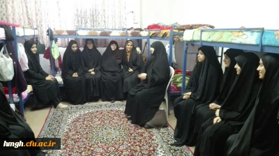 نشست صمیمی مسئولین پردیس با دانشجومعلمان