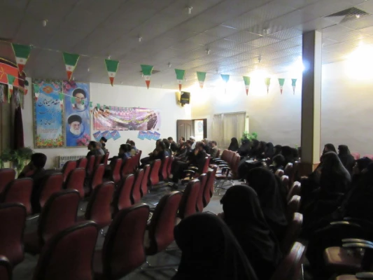 نشست بصیرتی ویژه گرامیداشت سی و نهمین الگرد پیروزی انقلاب  13