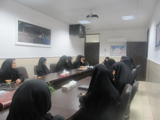 برگزاری نشست مسؤولان پردیس حضرت معصومه(س) با اعضای کانون ها، انجمن های علمی و تشکل های دانشجویی 2