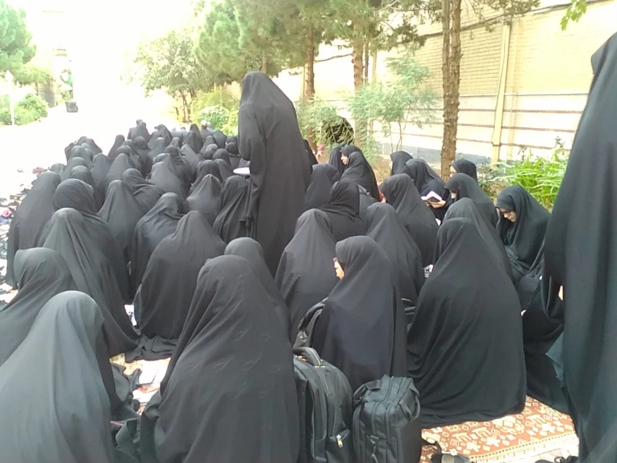 برگزاری مجلس سوگواری اربعین حسینی و قرائت زیارت عاشورا در پردیس حضرت معصومه(س) 2