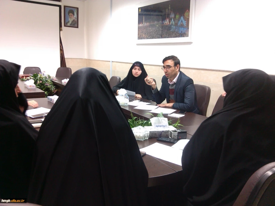 برگزاری جلسه شورای صنفی در خصوص تدوین برنامه غذایی نیمسال دوم 98-97 6