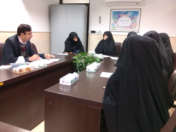 برگزاری جلسه شورای صنفی در خصوص تدوین برنامه غذایی نیمسال دوم 98-97 4