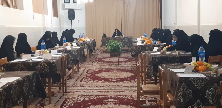 برگزاری جلسه هم اندیشی اساتید پردیس حضرت معصومه(س) 2