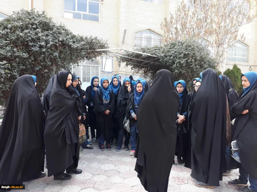 بازدید دانش آموزان دبیرستان حانیه منطقه کهک از پردیس حضرت معصومه(س) 2