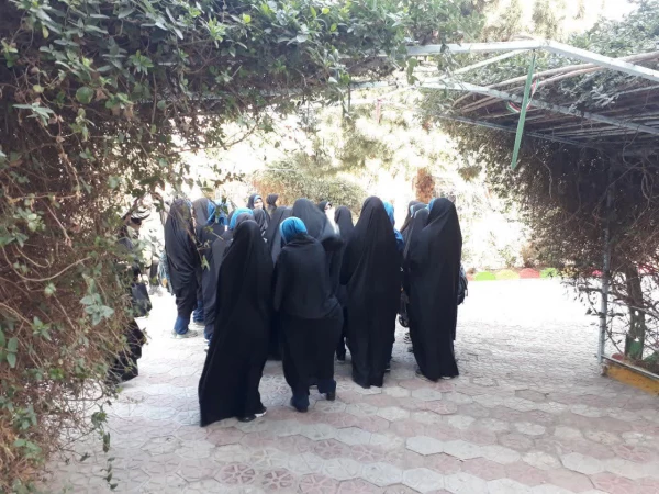 بازدید دانش آموزان دبیرستان حانیه منطقه کهک از پردیس حضرت معصومه(س) 2