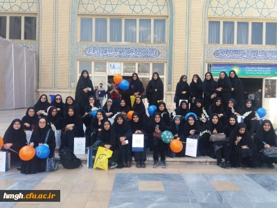 بازدید دانشجومعلمان پردیس حضرت معصومه(س) از نمایشگاه دستاوردهای مدارس و مراکز غیر دولتی و صنایع آموزشی وابسته