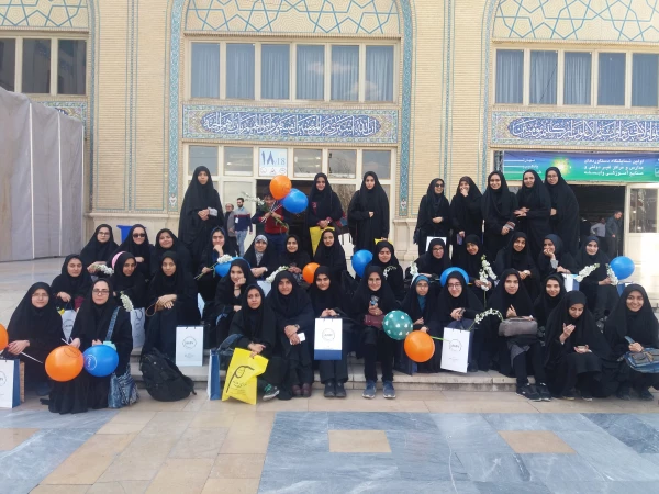 بازدید دانشجومعلمان پردیس حضرت معصومه(س) از نمایشگاه دستاوردهای مدارس و مراکز غیر دولتی و صنایع آموزشی وابسته 2