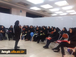 بازدید دانشجومعلمان پردیس حضرت معصومه(س) از نمایشگاه دستاوردهای مدارس و مراکز غیر دولتی و صنایع آموزشی وابسته 2